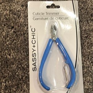 Sassy and chic cuticle trimmer blue